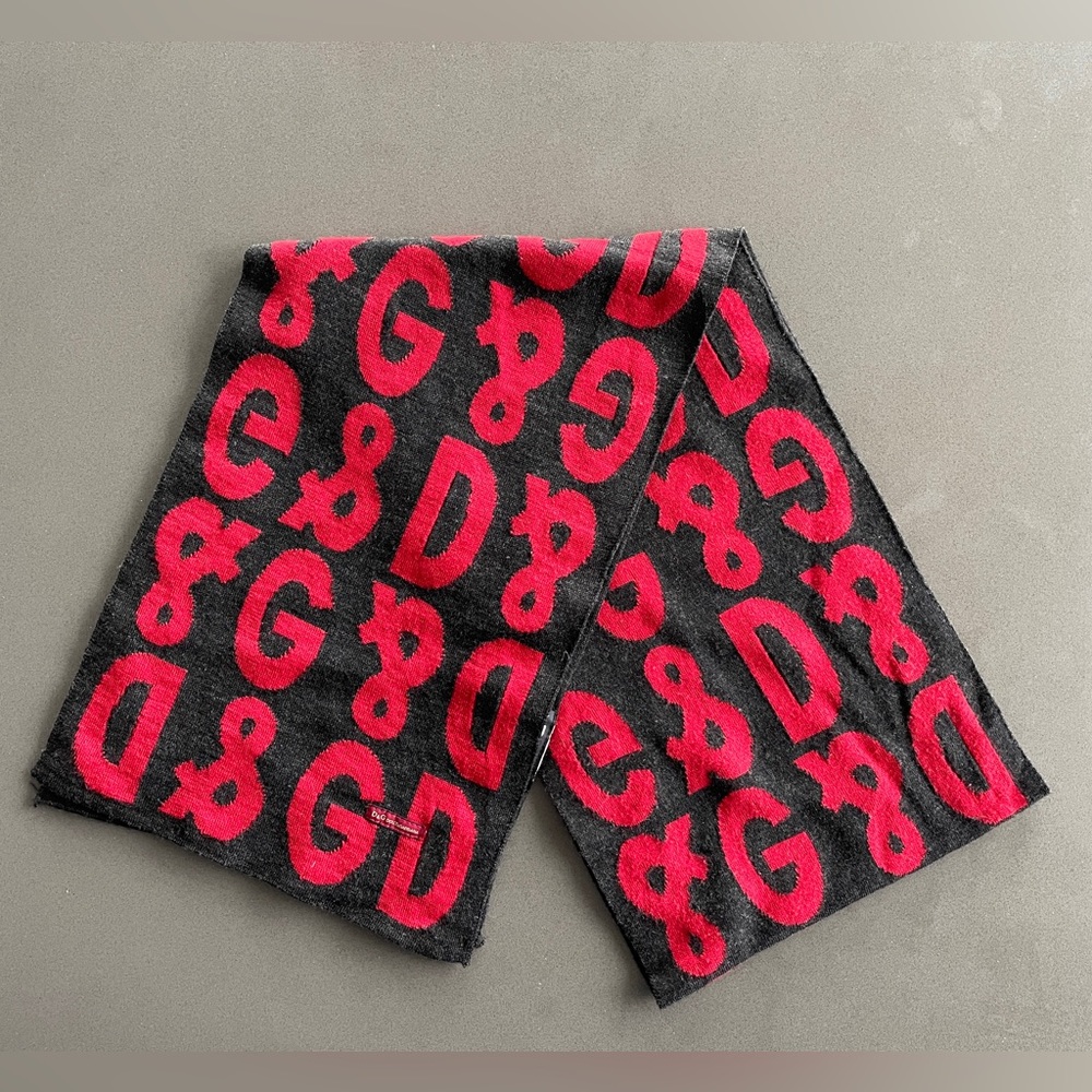 D&G merino wool scarf